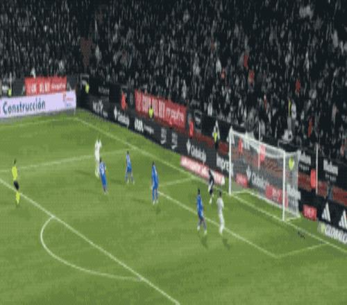 东欧球员围,剿詹姆斯,独行侠逆袭,欧亿体育官网,APP下载,注册领彩金,官方网站,网站入口