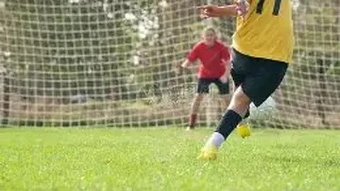 利物浦中文广告牌引英媒关注：双倍好运与重视并存