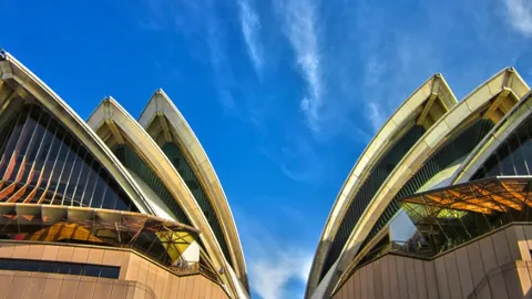 曼城凭借哈兰德进球1-0逆袭热刺，重回英超前四，刷新个人最佳战绩