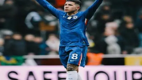 “独家揭秘：拉特克利夫爵士即将完成曼联25%股份收购，交易下周有望达成”